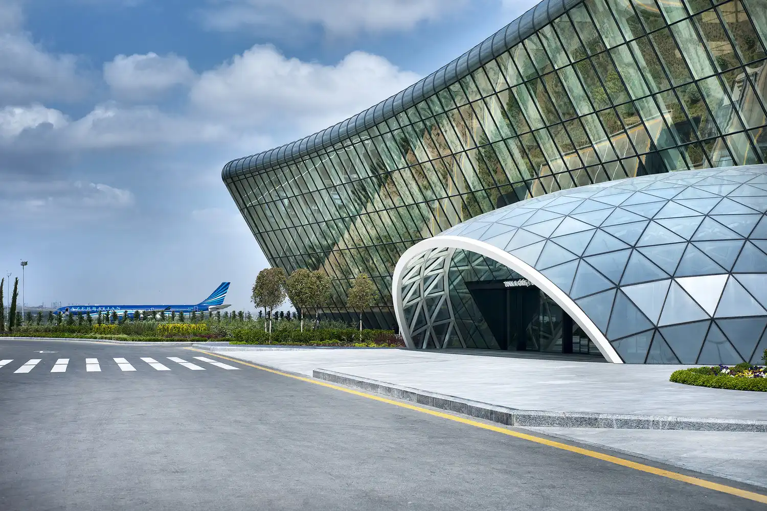 haydar-aliyev-airport-6.webp