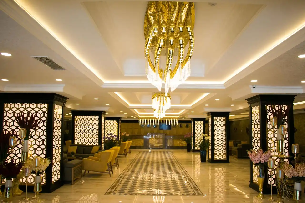 rich-hotel-51.webp