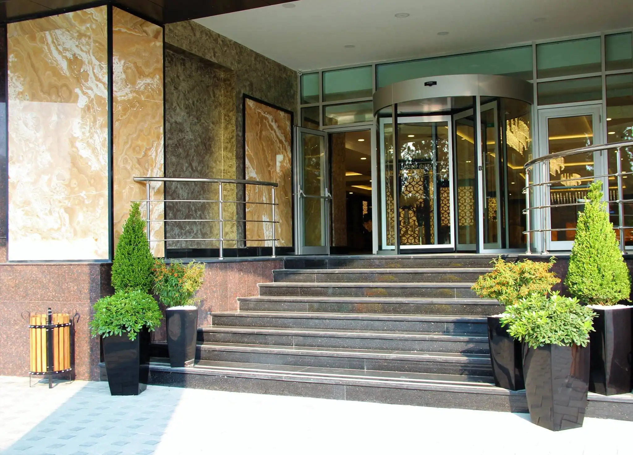 rich-hotel-77.webp